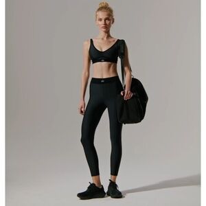 ALO Airlift High-Waist 7/8 Line Up Legging & Bra